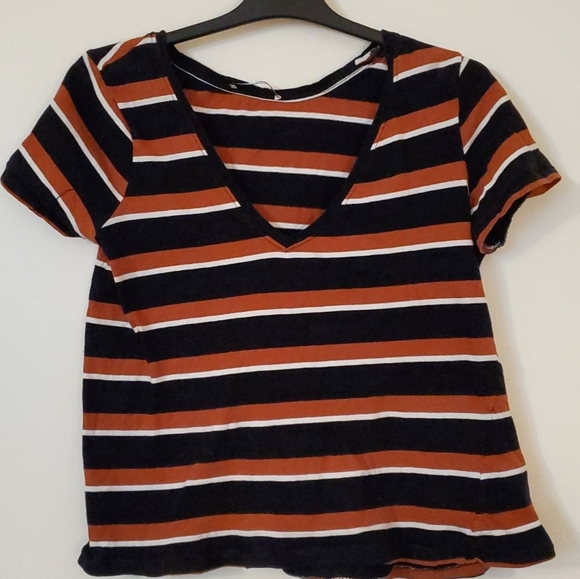 Striped low v T-shirt - Picture 1 of 2